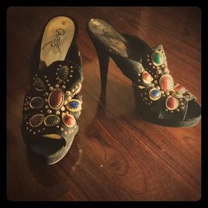 Carlos Santana heels. Very comfortable shoe.